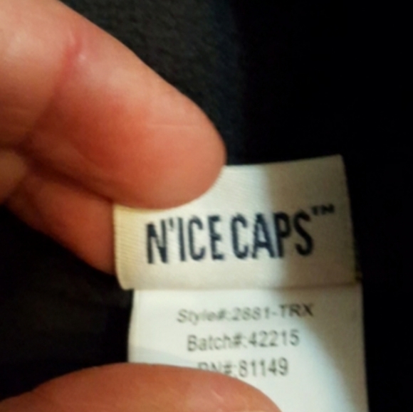 NEW! Kids Fleece Hat & Gloves trucks N'ICE CAPS - Picture 4 of 4